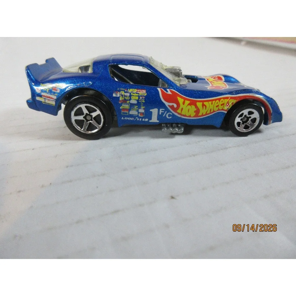 Hot Wheels Corvette Funny Car Blue Sparkle 1977 Mattel Diecast Flip Top Body